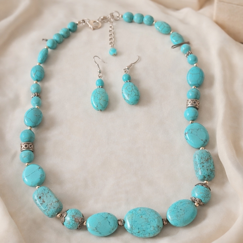 Turquoise Beaded Necklace and Earring Set